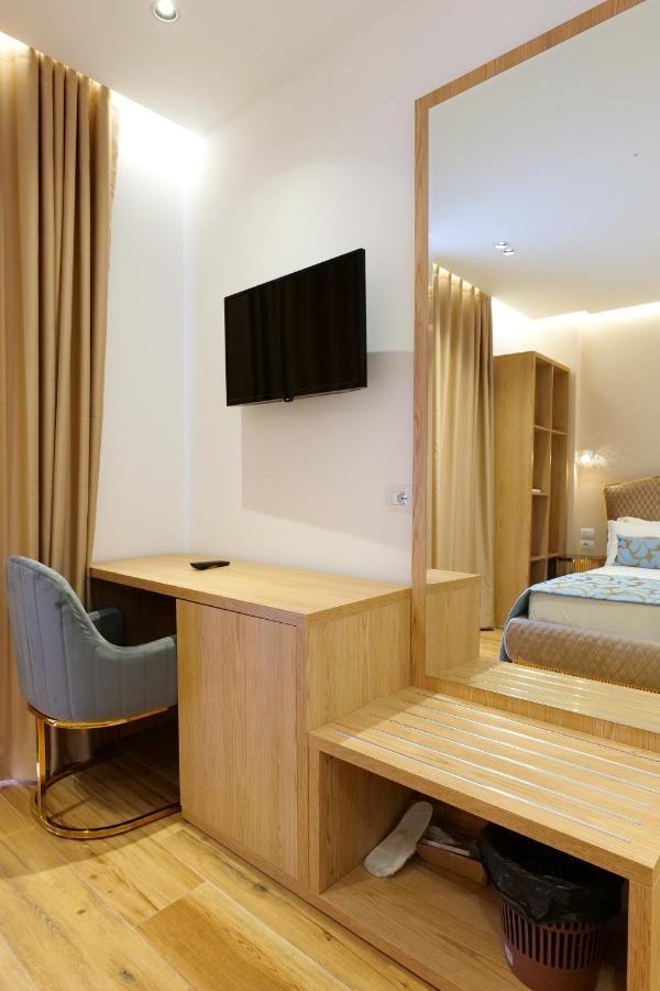 Deluxe Triple Room Balcony