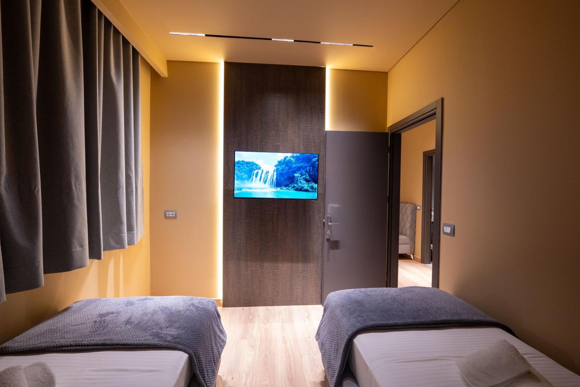 Deluxe Quadruple Room