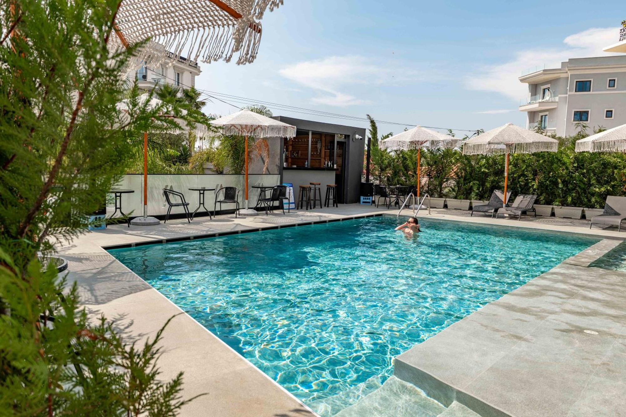Deluxe Double Room Pool View