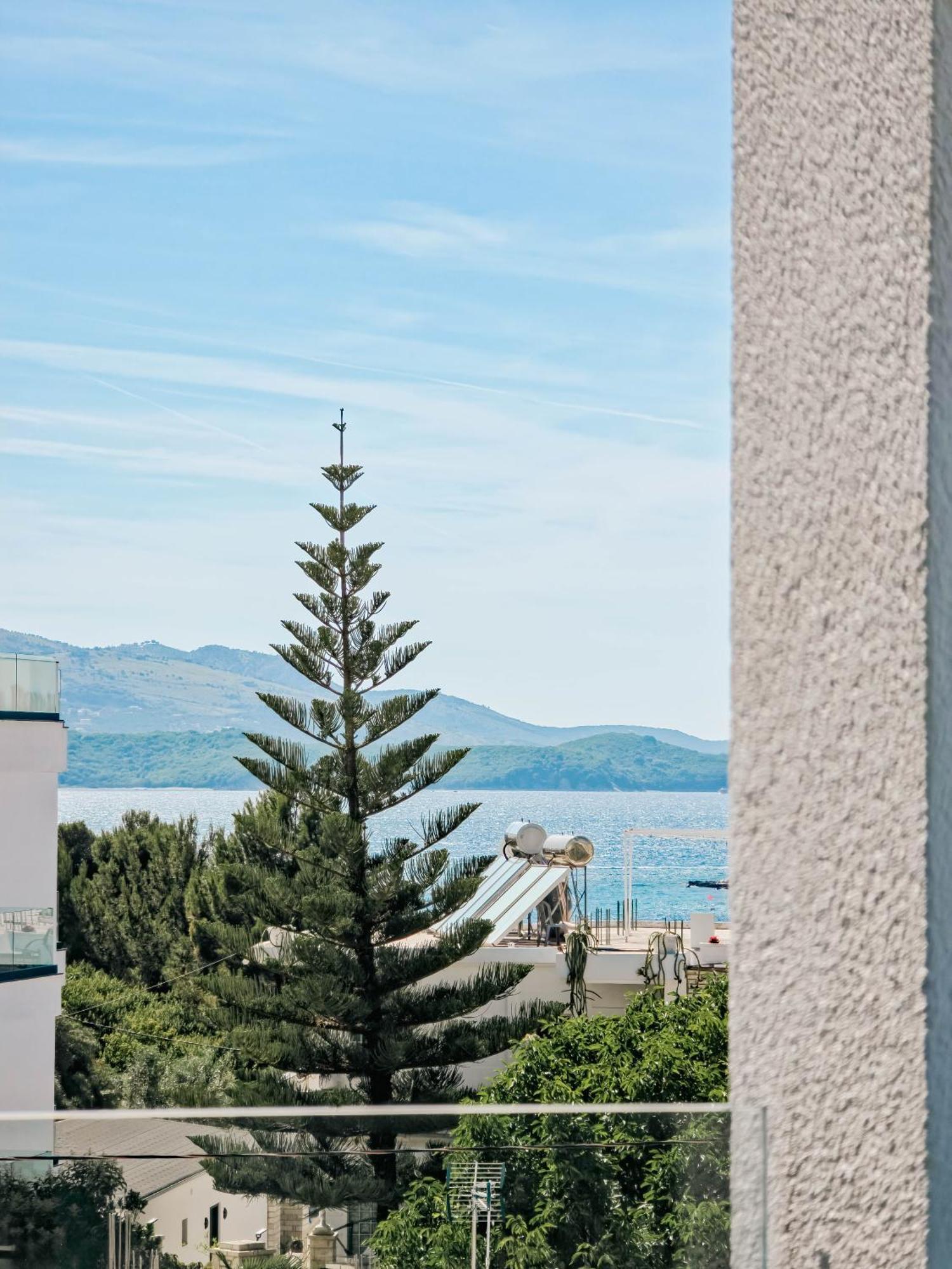Deluxe Triple Room Balcony Sea View