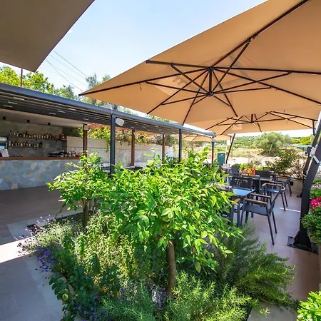 Hotel Olive Ksamil-3